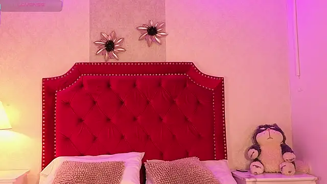 Sara Collinss  online show from 11-21-25, 11:31