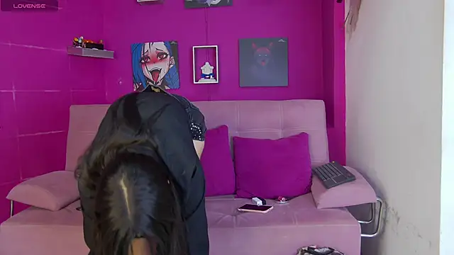 Aranzza Ross online show from 11-19-25, 08:20