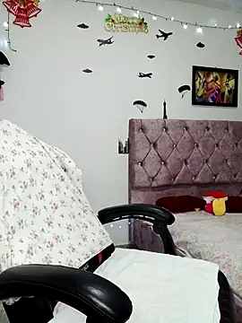 vannesitha25 online show from 12-15-25, 04:02