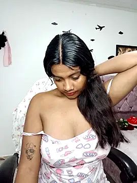 vannesitha25 online show from 02-05-26, 11:44