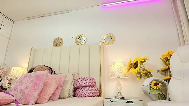  NinaFox  online show from 07-09-26, 03:51