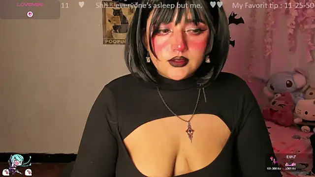 Snapshot of Emilycollei chatting on 10-22-25, 02:33 Emilycollei online show from 10-22-25, 02:33