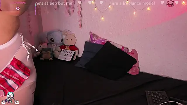 Emilycollei online show from 11-06-25, 03:21