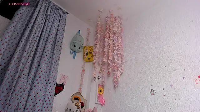 Emilycollei online show from 07-18-26, 06:55
