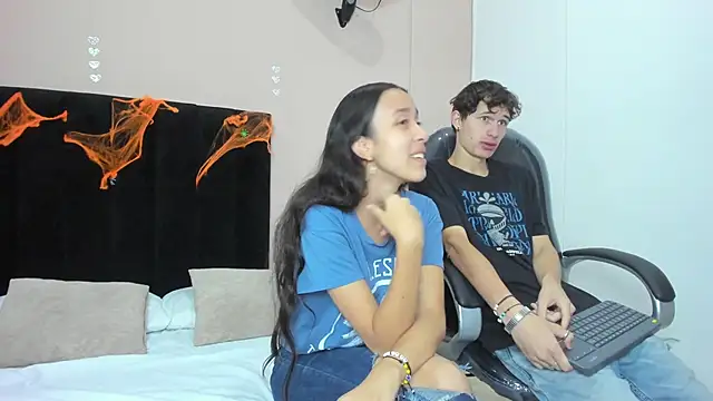 Snapshot of Taylor_and_exidt chatting on 10-18-25, 12:29 Taylor and exidt online show from 10-18-25, 12:29