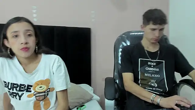 Snapshot of Taylor_and_exidt chatting on 11-15-25, 01:26 Taylor and exidt online show from 11-15-25, 01:26