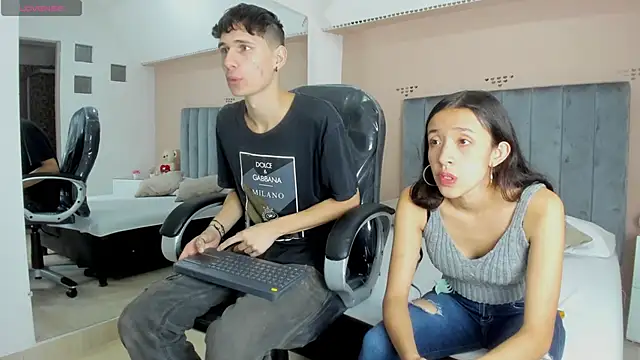 Snapshot of Taylor_and_exidt chatting on 11-05-25, 01:36 Taylor and exidt online show from 11-05-25, 01:36