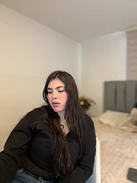 Isabella LaRue online show from 04-22-26, 04:03
