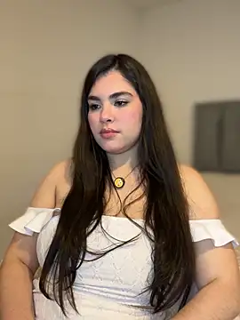 Isabella LaRue online show from 04-14-26, 02:49