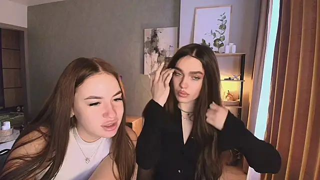 MayaGlow online show from 11-30-25, 05:19