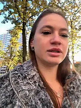 MayaGlow online show from 10-20-25, 05:09