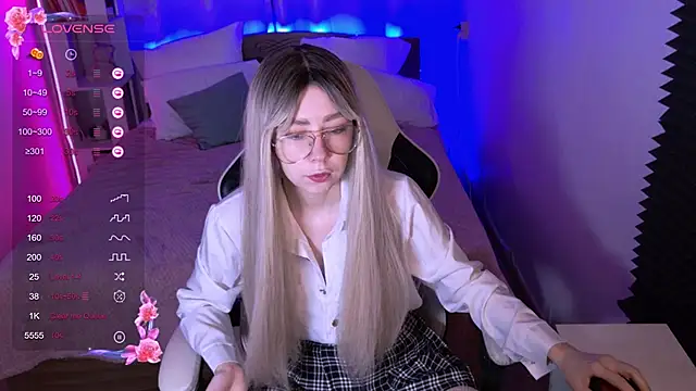 sofiisun online show from 11-13-25, 02:04