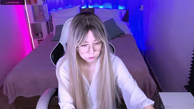 sofiisun online show from 10-21-25, 02:33