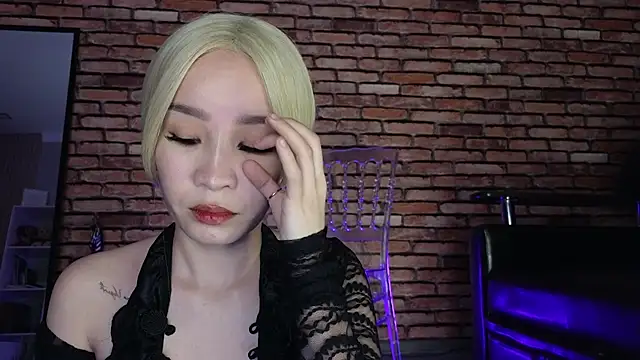 saya li1 online show from 10-14-25, 11:47