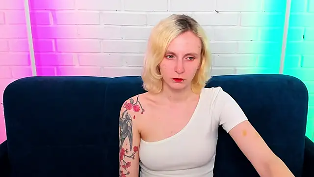 LikiLips online show from 04-24-26, 08:38