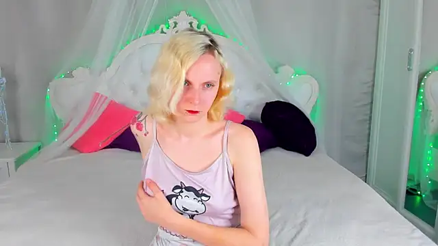 LikiLips online show from 03-28-26, 08:15