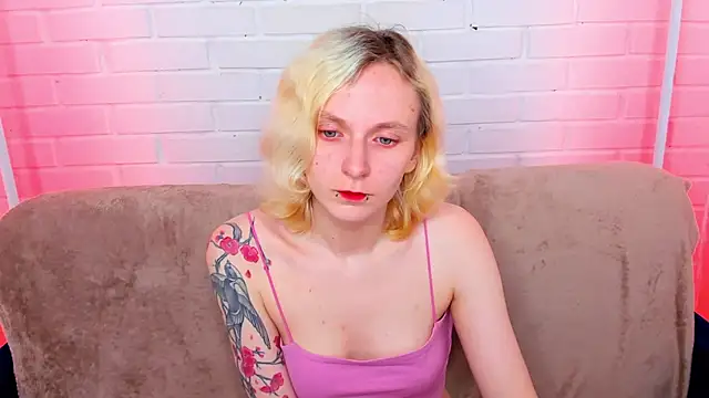LikiLips online show from 05-19-26, 12:59