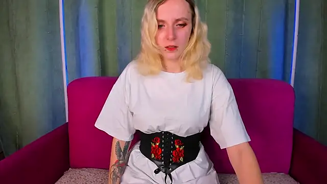 LikiLips online show from 11-17-25, 01:09