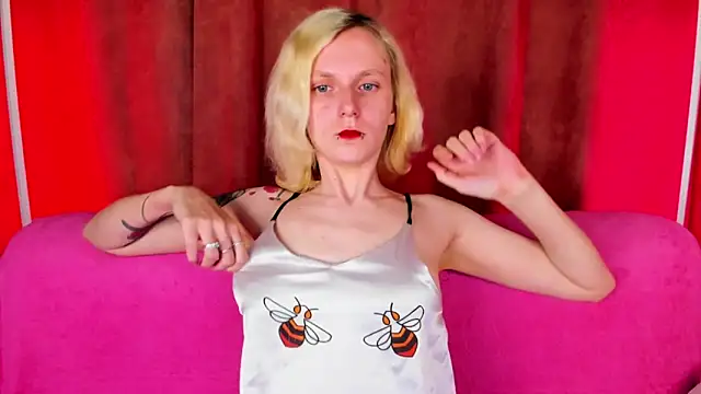 LikiLips online show from 05-05-26, 01:08