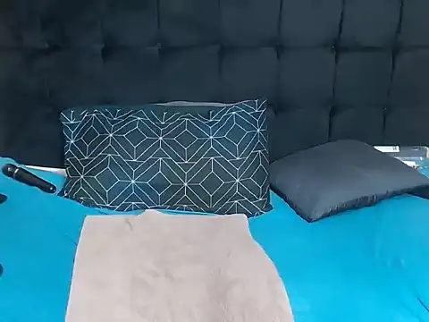 CaramelBootty online show from 10-28-25, 04:13