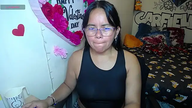 Snapshot of Miss__kendra_ chatting on 05-28-26, 01:02 Miss kendra online show from 05-28-26, 01:02