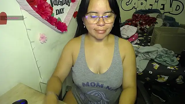 Snapshot of Miss__kendra_ chatting on 06-24-26, 12:53 Miss kendra online show from 06-24-26, 12:53