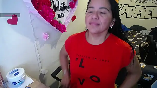 Snapshot of Miss__kendra_ chatting on 06-27-26, 11:27 Miss kendra online show from 06-27-26, 11:27