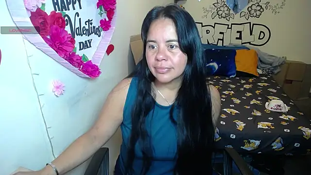 Snapshot of Miss__kendra_ chatting on 07-17-26, 11:29 Miss kendra online show from 07-17-26, 11:29