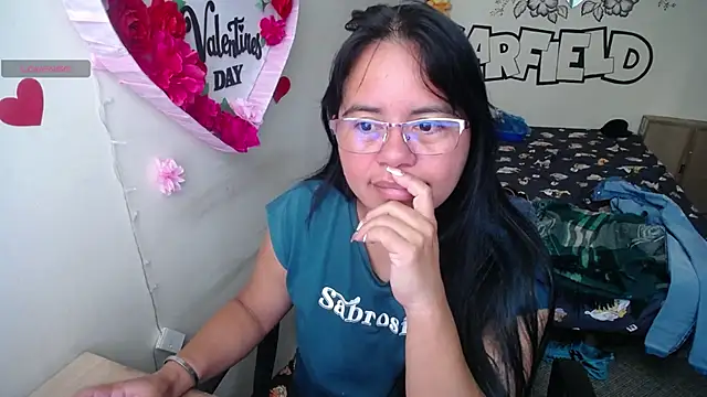 Snapshot of Miss__kendra_ chatting on 06-21-26, 12:44 Miss kendra online show from 06-21-26, 12:44