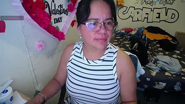 Snapshot of Miss__kendra_ chatting on 06-26-26, 12:33 Miss kendra online show from 06-26-26, 12:33