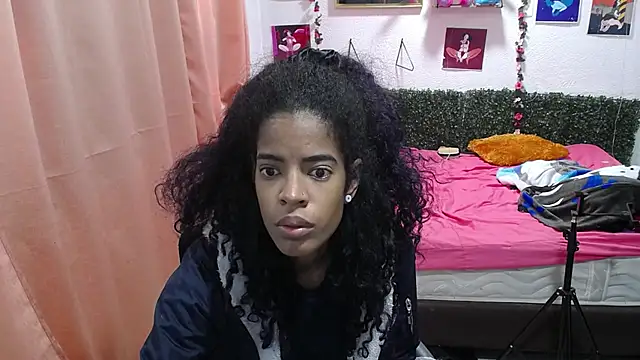 Snapshot of thianahorny chatting on 06-02-26, 01:11 thianahorny online show from 06-02-26, 01:11