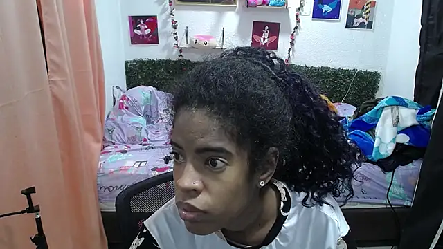 Snapshot of thianahorny chatting on 05-18-26, 12:54 thianahorny online show from 05-18-26, 12:54