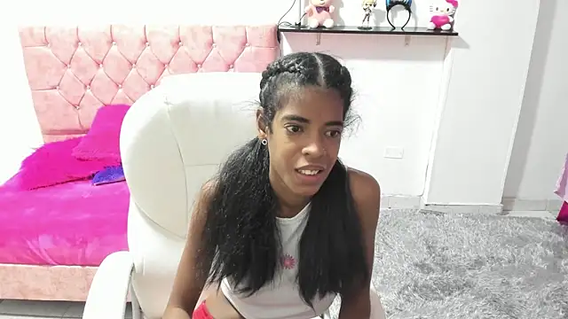 thianahorny online show from 11-18-25, 09:23