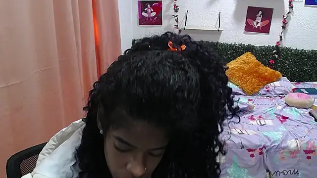 Snapshot of thianahorny chatting on 05-09-26, 01:14 thianahorny online show from 05-09-26, 01:14