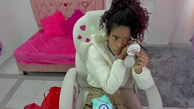 thianahorny online show from 02-11-26, 01:44