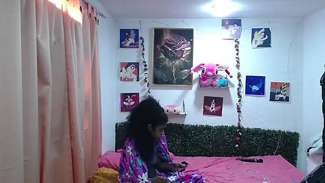 Snapshot of thianahorny chatting on 05-23-26, 01:32 thianahorny online show from 05-23-26, 01:32