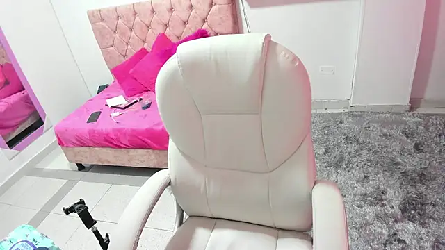 thianahorny online show from 11-05-25, 12:41