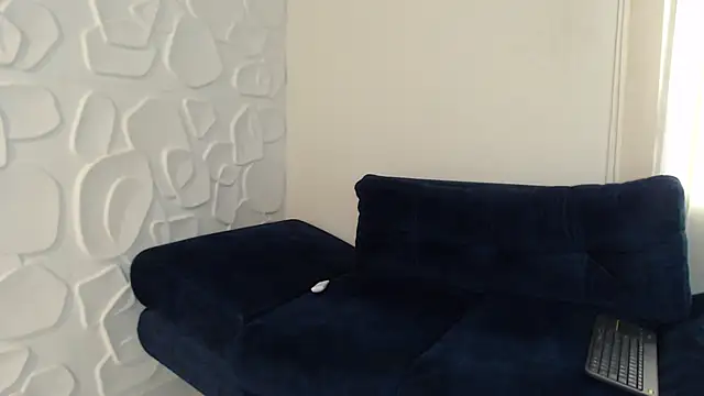 Snapshot of ChloeeRosse chatting on 10-20-25, 11:44 ChloeeRosse online show from 10-20-25, 11:44