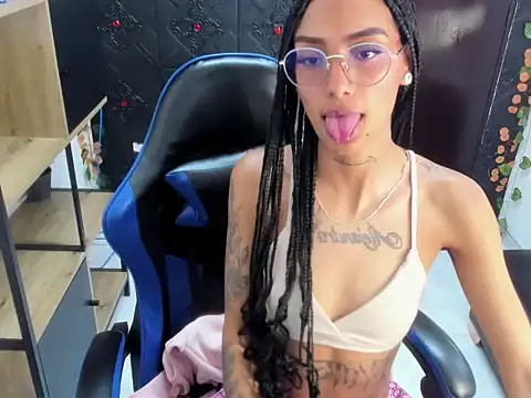 KarlaSlutSkinny   online show from 05-06-26, 02:59