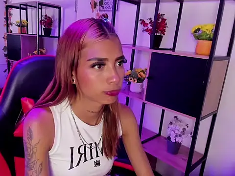 KarlaSlutSkinny   online show from 01-07-26, 03:00