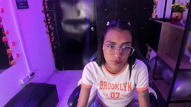 KarlaSlutSkinny   online show from 03-28-26, 09:05