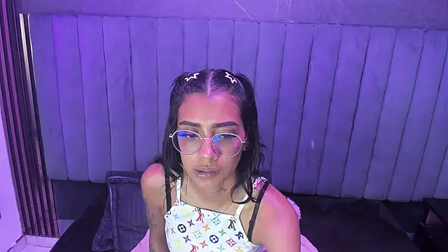 KarlaSlutSkinny   online show from 03-27-26, 08:43