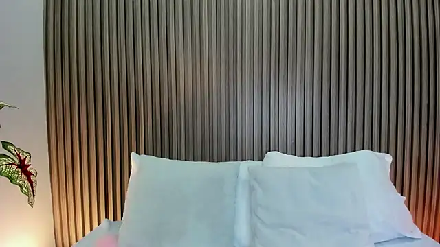 laura maite  online show from 10-17-25, 12:07