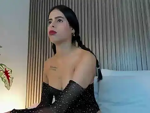 laura maite  online show from 10-10-25, 12:17