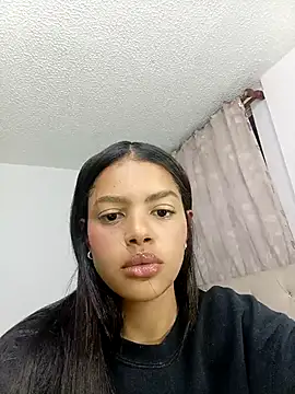 Snapshot of MeganHillss chatting on 10-09-25, 04:24 MeganHillss online show from 10-09-25, 04:24