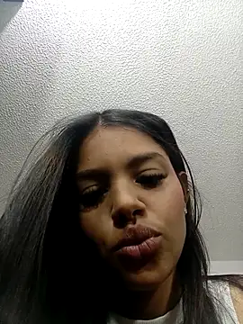 Snapshot of MeganHillss chatting on 10-14-25, 04:13 MeganHillss online show from 10-14-25, 04:13