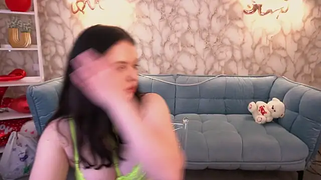 SnowWhiti online show from 02-20-26, 08:22