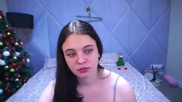 SnowWhiti online show from 12-21-25, 09:55