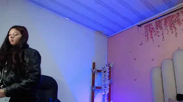 SweetRenata  online show from 10-26-25, 11:21