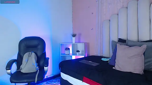 Snapshot of SweetRenata_ chatting on 01-17-26, 11:25 SweetRenata online show from 01-17-26, 11:25